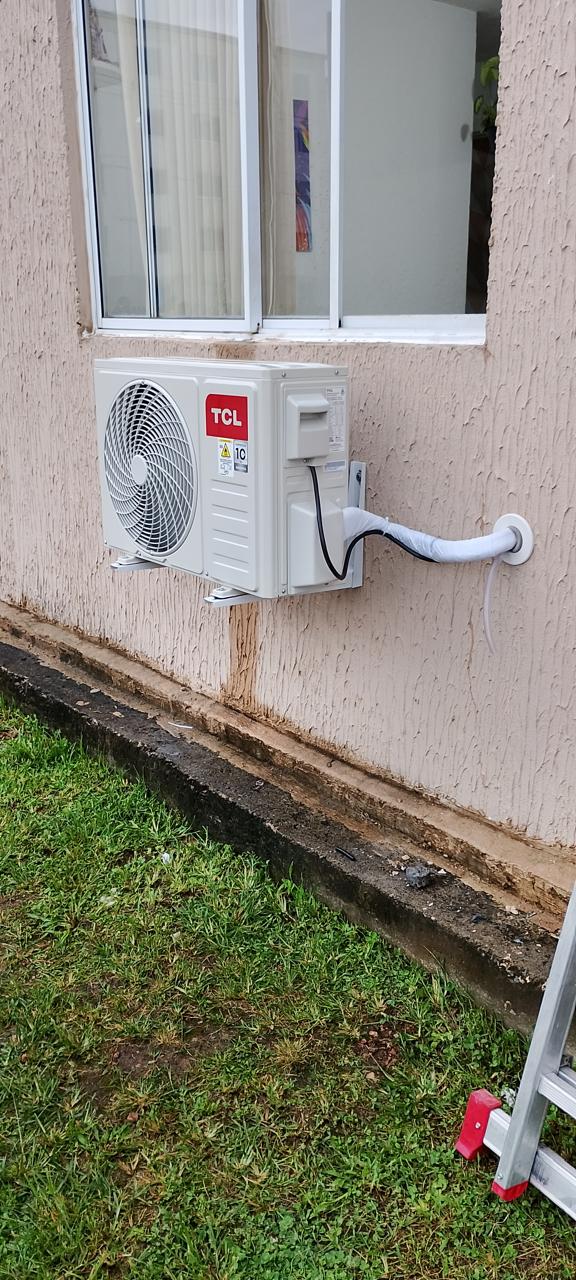 Instalação residencial de ar-condicionado TCL